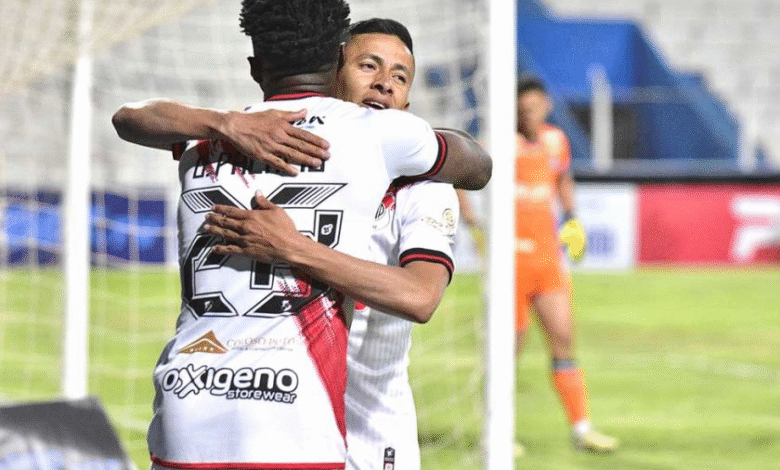 Copa Paceña: Nacional visita a Inde con la obligación de ganar