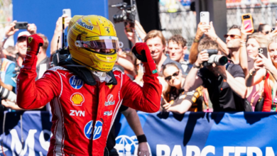 Lewis Hamilton hace historia con Ferrari y conquista Barcelona