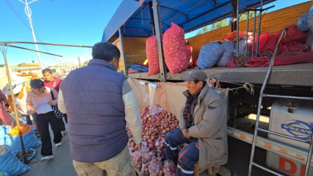 Potosí enfrenta desabastecimiento y subida de precios