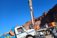 Rescatan volqueta que se deslizaba en hundimiento del Cerro