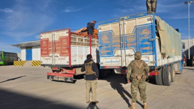 Incautan 20 toneladas de aceite de contrabando en Chaquí