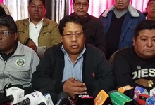 Transporte de La Paz y El Alto rechaza el repliegue y se divide la dirigencia