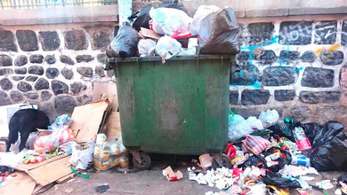 Multan con Bs 1.650 a siete personas por botar basura en la calle