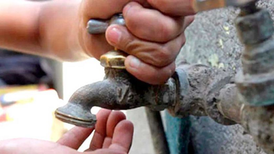 Vecinos denuncian días sin agua y exigen soluciones a Aapos