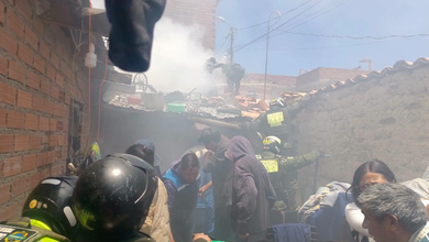 Incendio en la zona alta de Potosí deja cuantiosos daños materiales