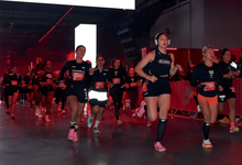 Leslie Santos desafía medio maratón de Nike en Los Ángeles
