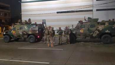 Militares con tanquetas patrullan Santa Cruz tras violento atraco